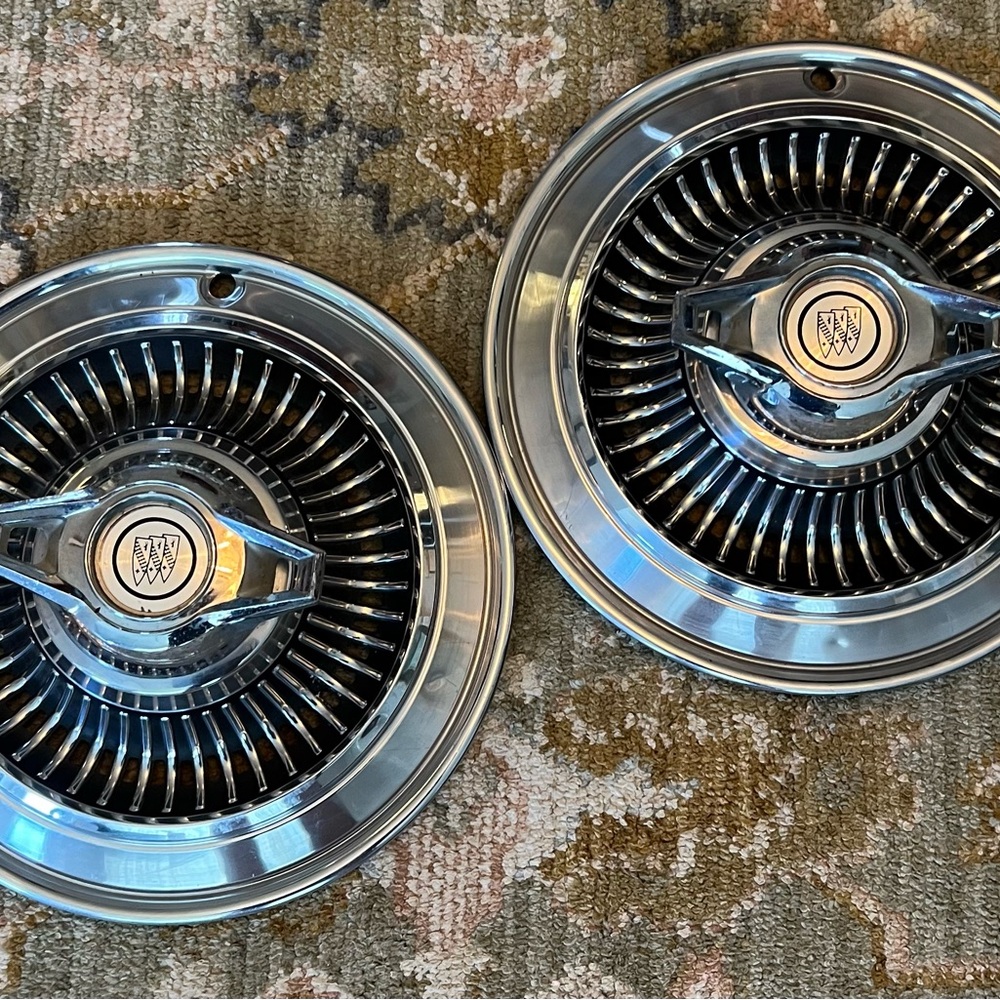 1964 BUICK SKYLARK WILDCAT SPORTWAGON 14” SPINNER HUBCAP SET of 2 WHEEL COVER GM